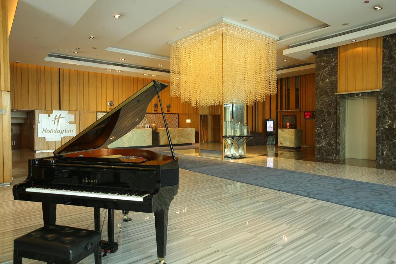 Holiday Inn New Delhi Mayur Vihar Noida By Ihg Exterior photo Lobby