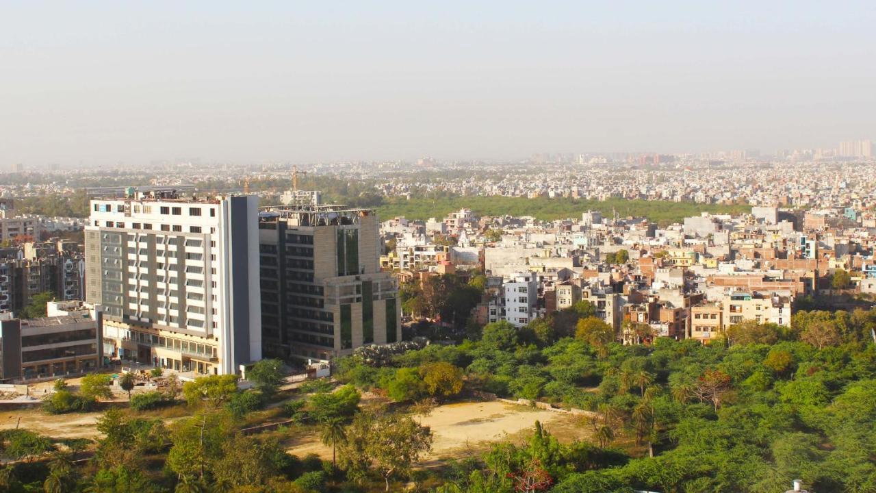 Holiday Inn New Delhi Mayur Vihar Noida By Ihg Exterior photo View of Noida