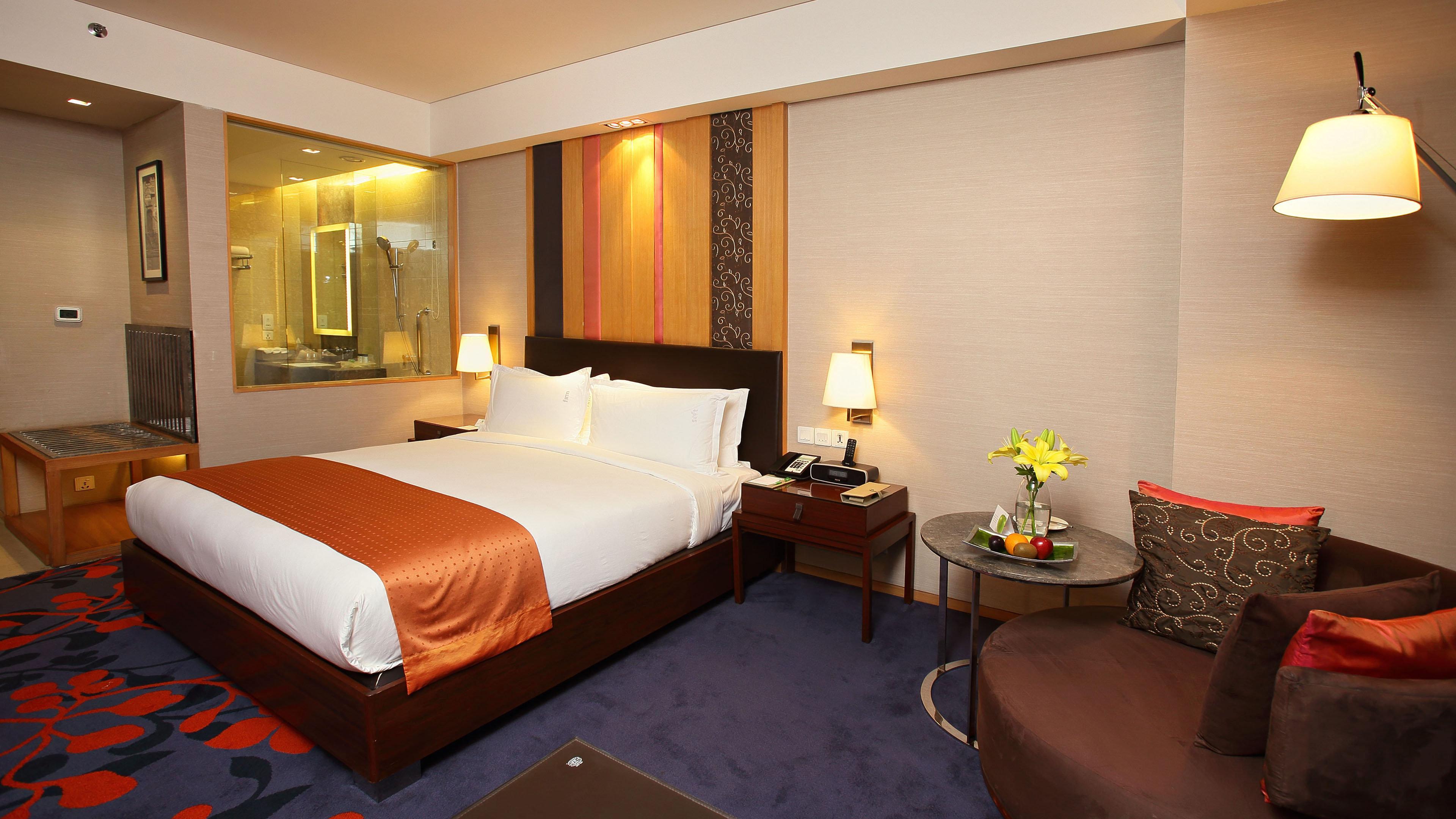 Holiday Inn New Delhi Mayur Vihar Noida By Ihg Exterior photo A room at the hotel