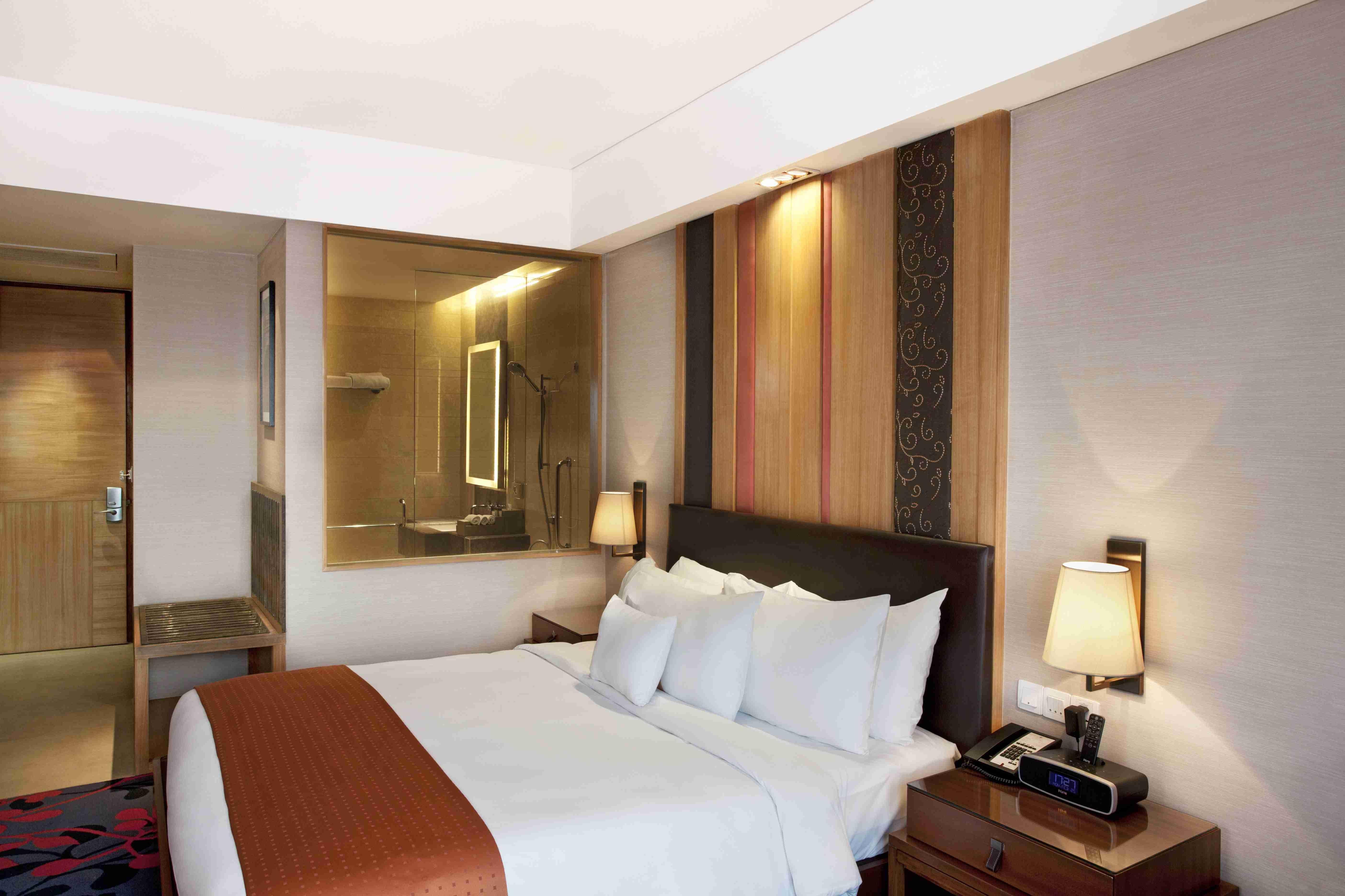 Holiday Inn New Delhi Mayur Vihar Noida By Ihg Exterior photo Deluxe Room