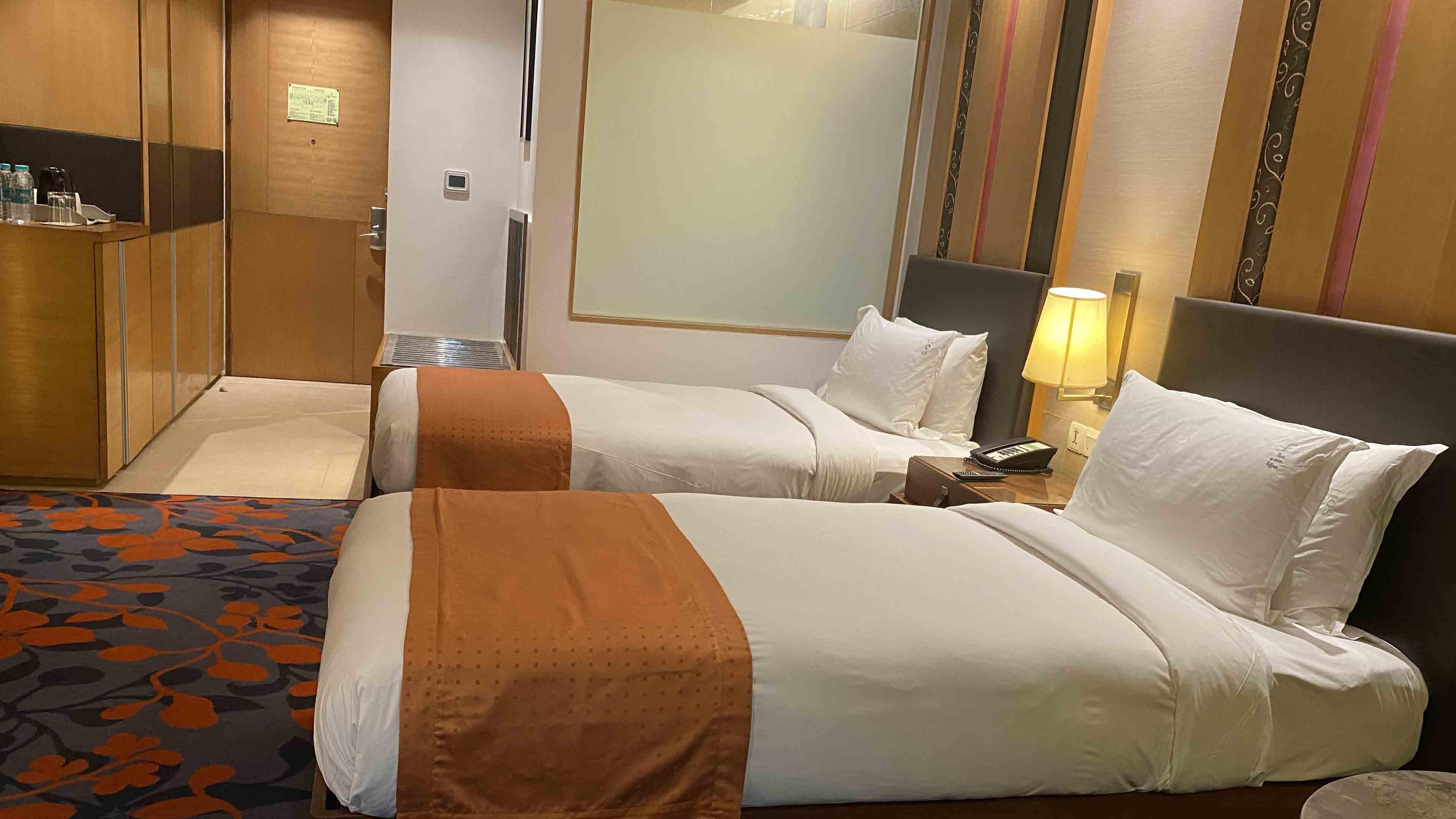 Holiday Inn New Delhi Mayur Vihar Noida By Ihg Exterior photo Deluxe room