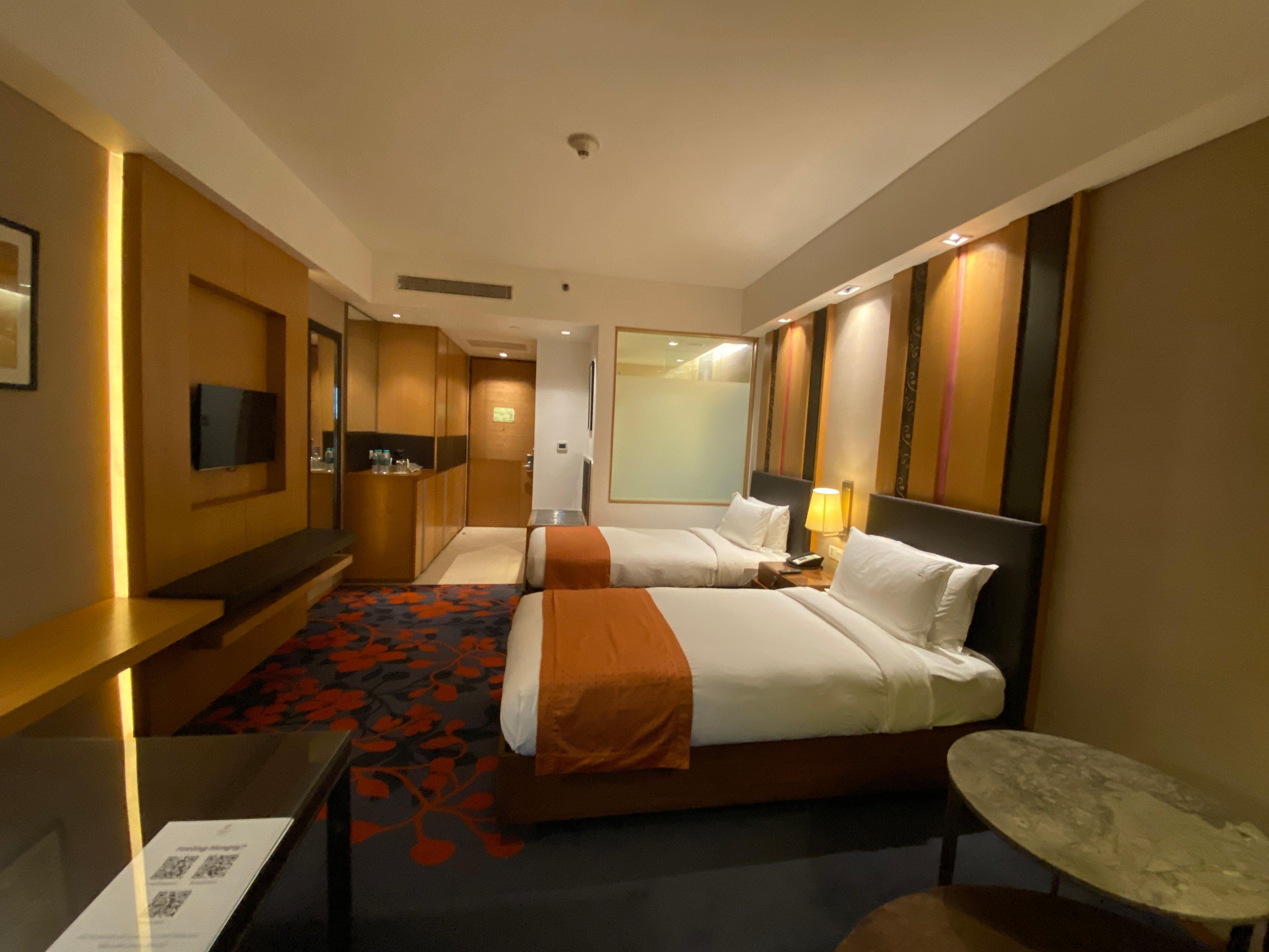Holiday Inn New Delhi Mayur Vihar Noida By Ihg Exterior photo Deluxe room