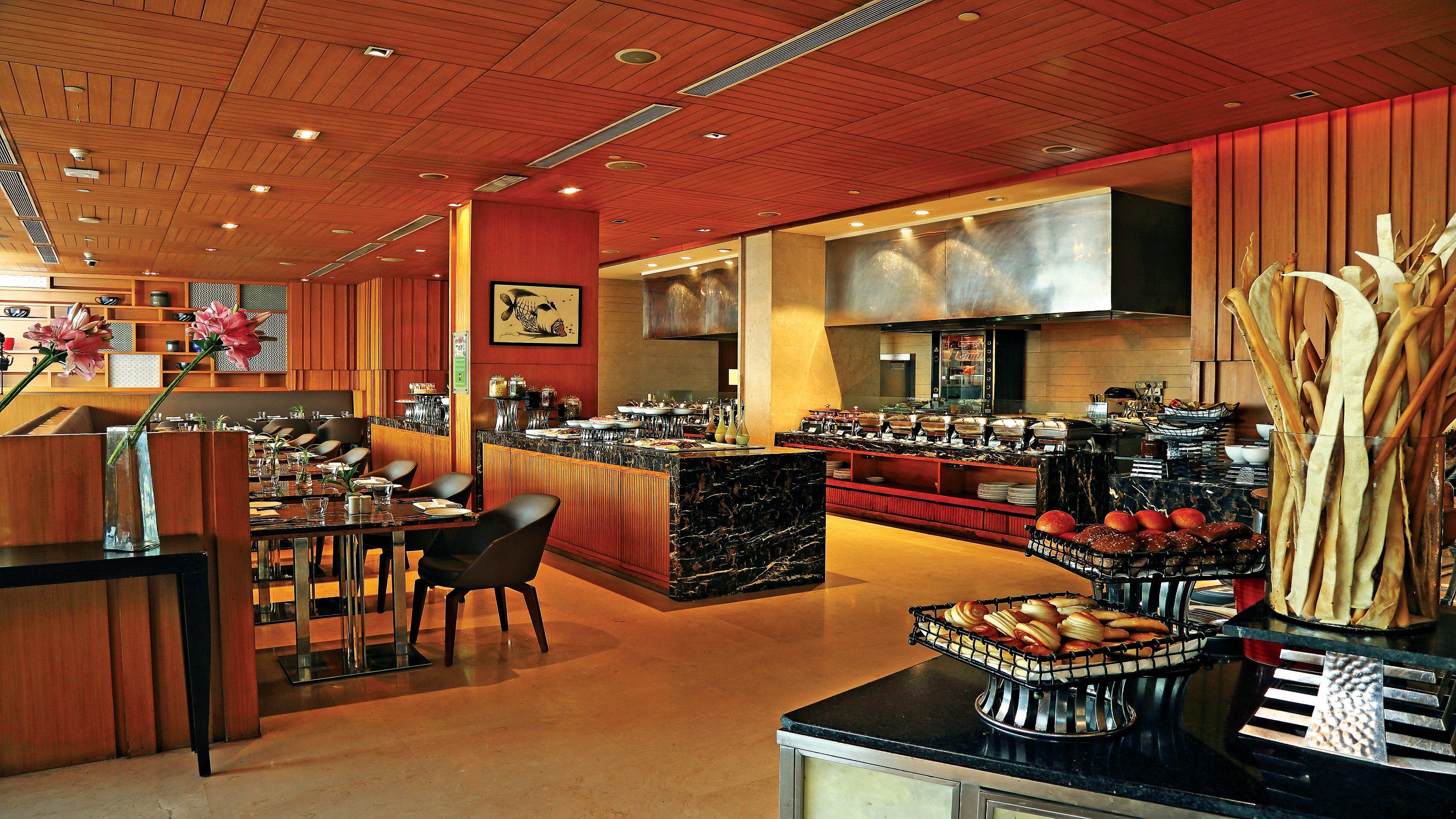 Holiday Inn New Delhi Mayur Vihar Noida By Ihg Exterior photo The restaurant