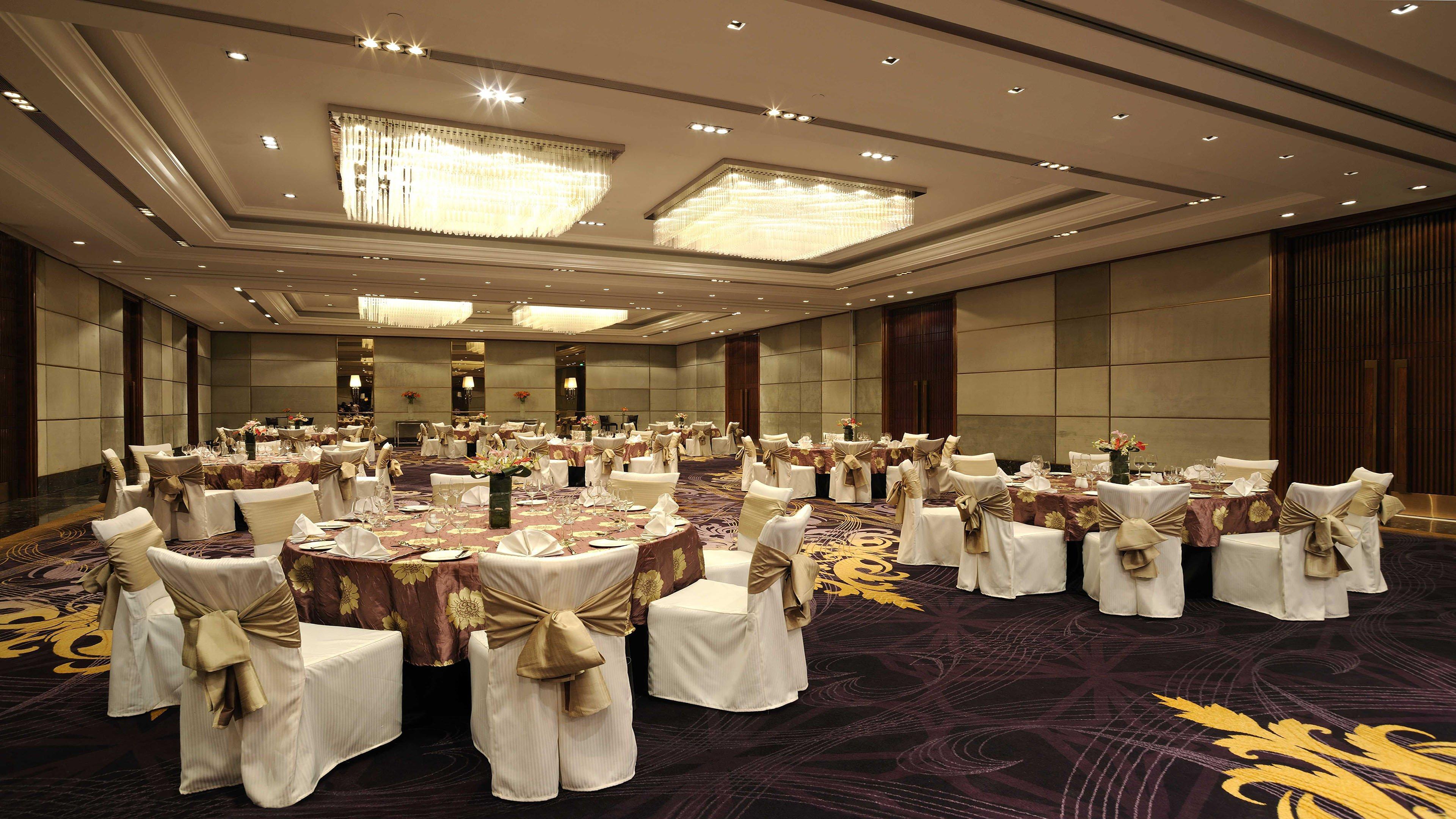 Holiday Inn New Delhi Mayur Vihar Noida By Ihg Exterior photo The ballroom
