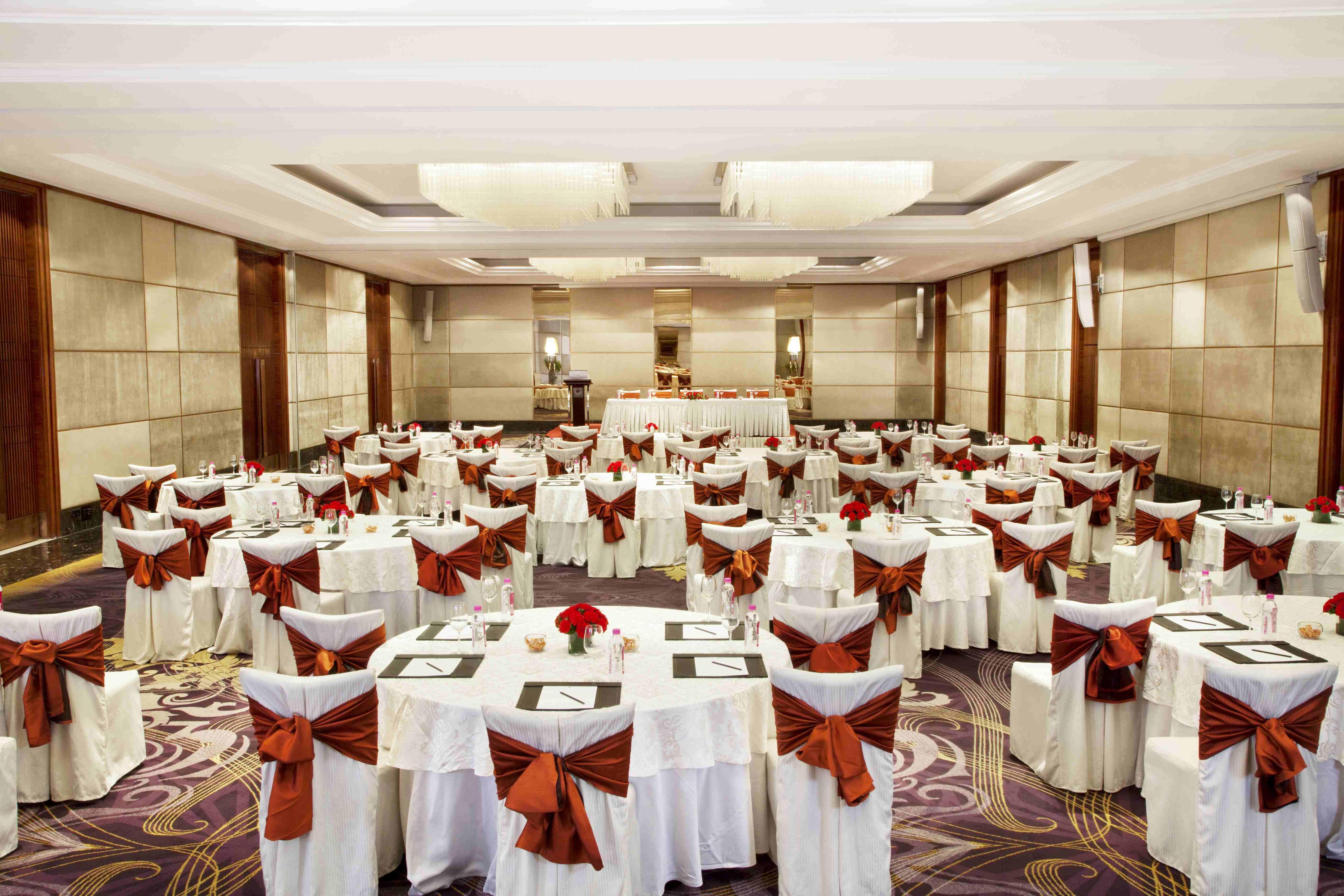 Holiday Inn New Delhi Mayur Vihar Noida By Ihg Exterior photo The ballroom