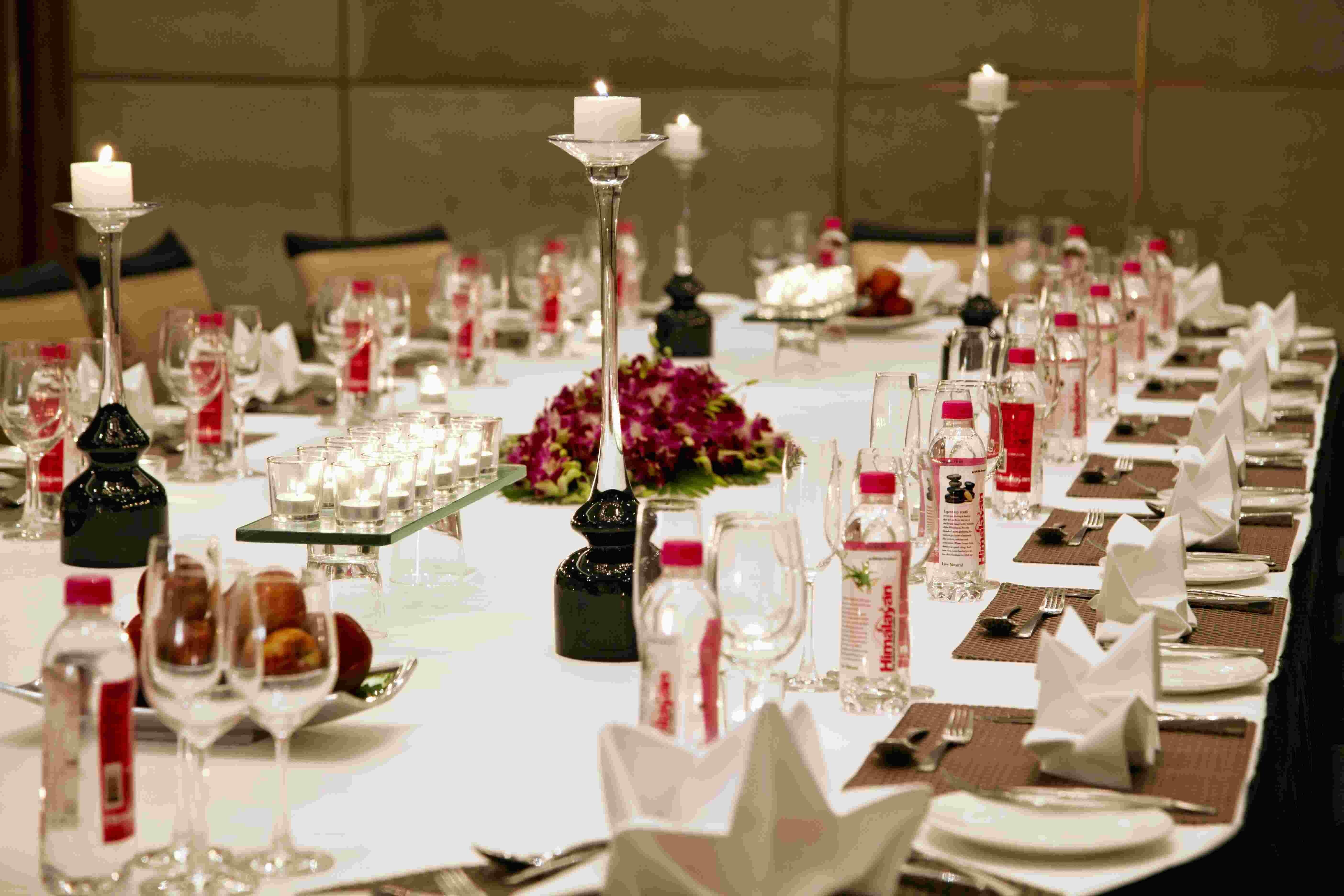 Holiday Inn New Delhi Mayur Vihar Noida By Ihg Exterior photo A table set for a formal dinner