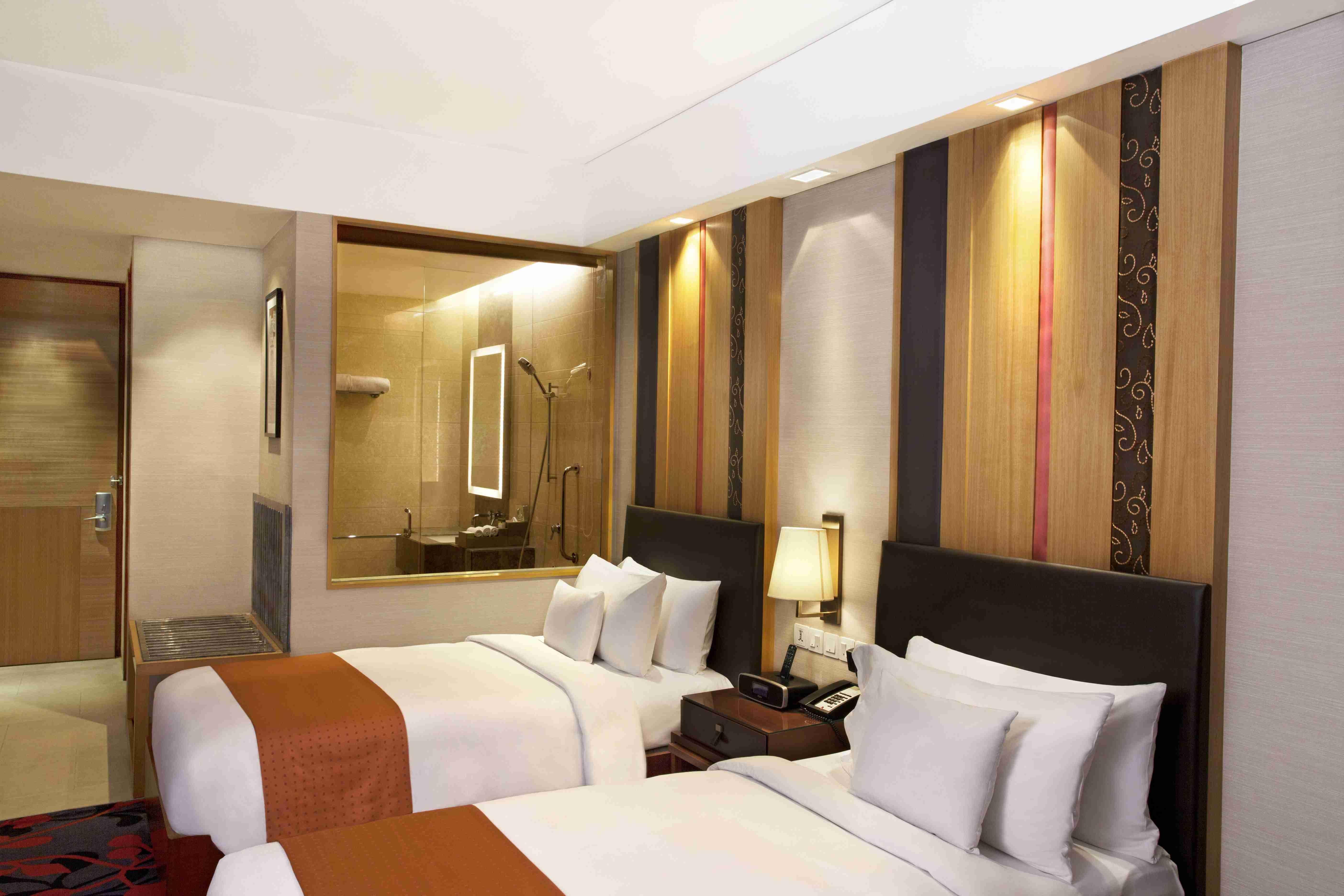 Holiday Inn New Delhi Mayur Vihar Noida By Ihg Exterior photo Deluxe Room