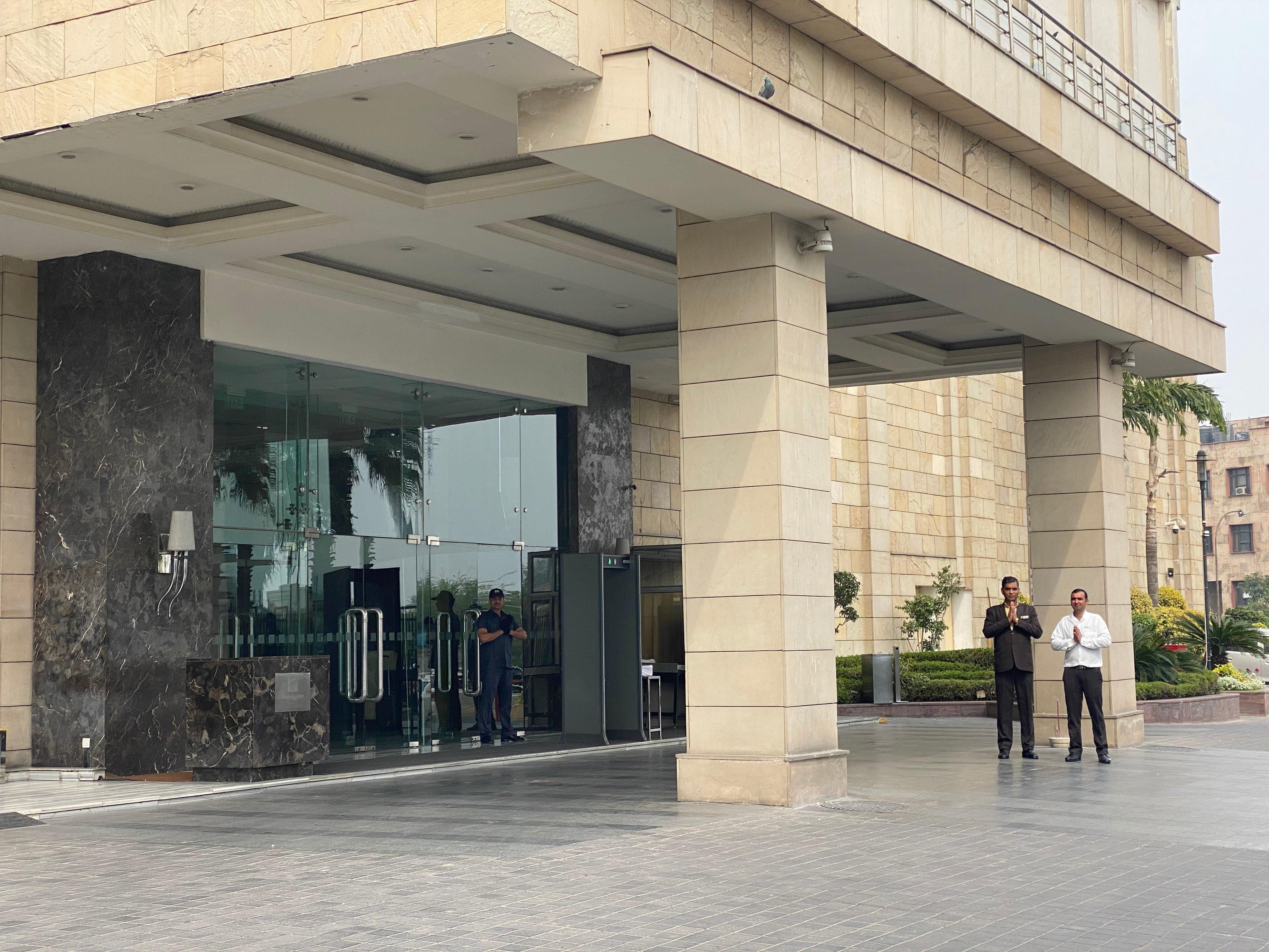 Holiday Inn New Delhi Mayur Vihar Noida By Ihg Exterior photo The main entrance of the hotel