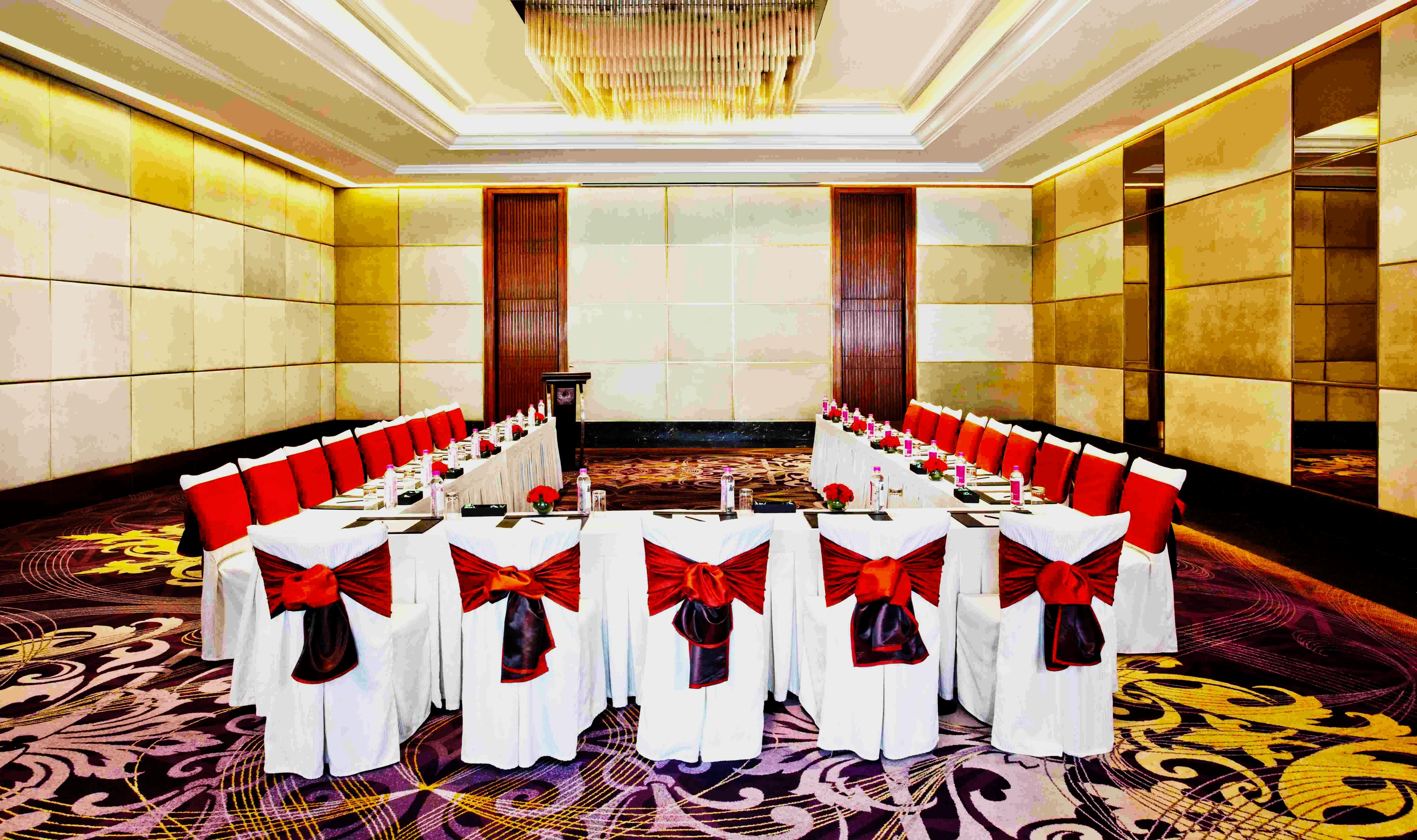 Holiday Inn New Delhi Mayur Vihar Noida By Ihg Exterior photo Meeting room