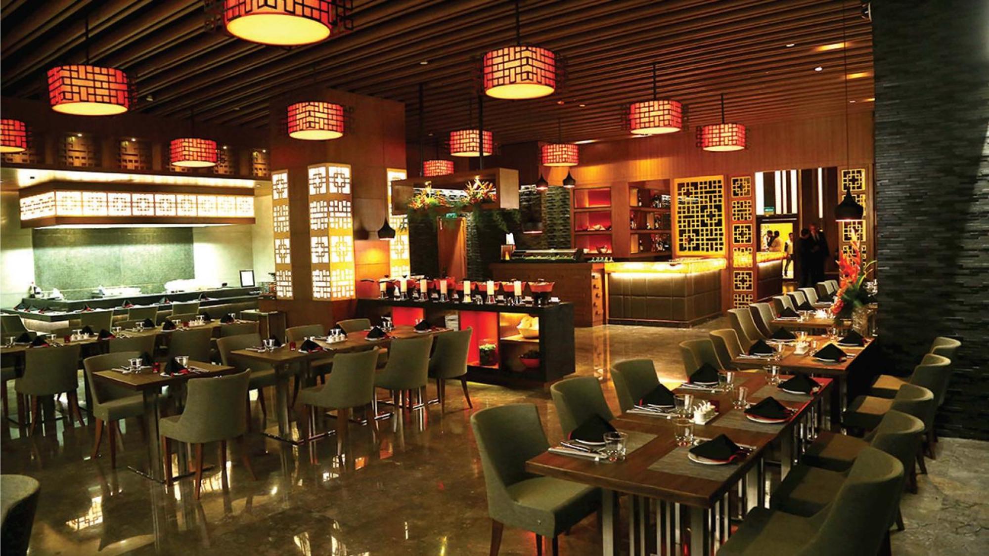 Holiday Inn New Delhi Mayur Vihar Noida By Ihg Exterior photo The interior of the restaurant